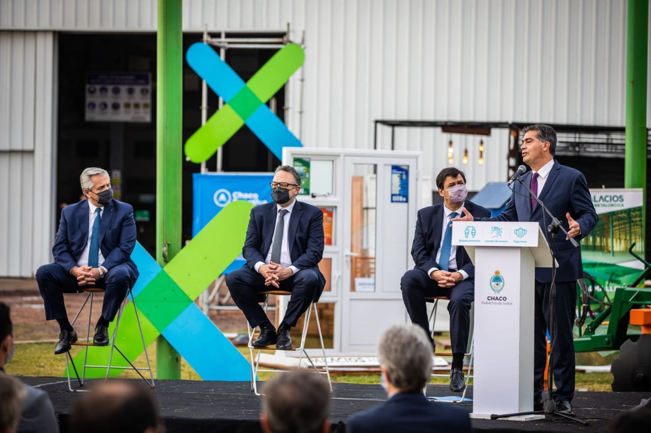 ALBERTO FERNÁNDEZ Y JORGE CAPITANICH ENCABEZARON EL ACTO POR EL DÍA DE LA INDUSTRIA Y RECORRIERON MUESTRA DE PRODUCCIONES CHAQUEÑAS  