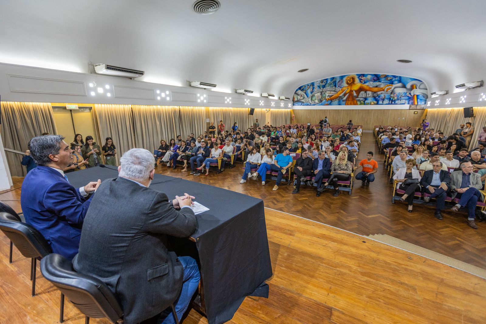*ENCUENTRO UNIVERSITARIO: “CELEBRAMOS ESTOS ESPACIOS QUE GENERAN UN APORTE CONSTRUCTIVO AL DESARROLLO DEL CHACO”, SEÑALÓ CAPITANICH*