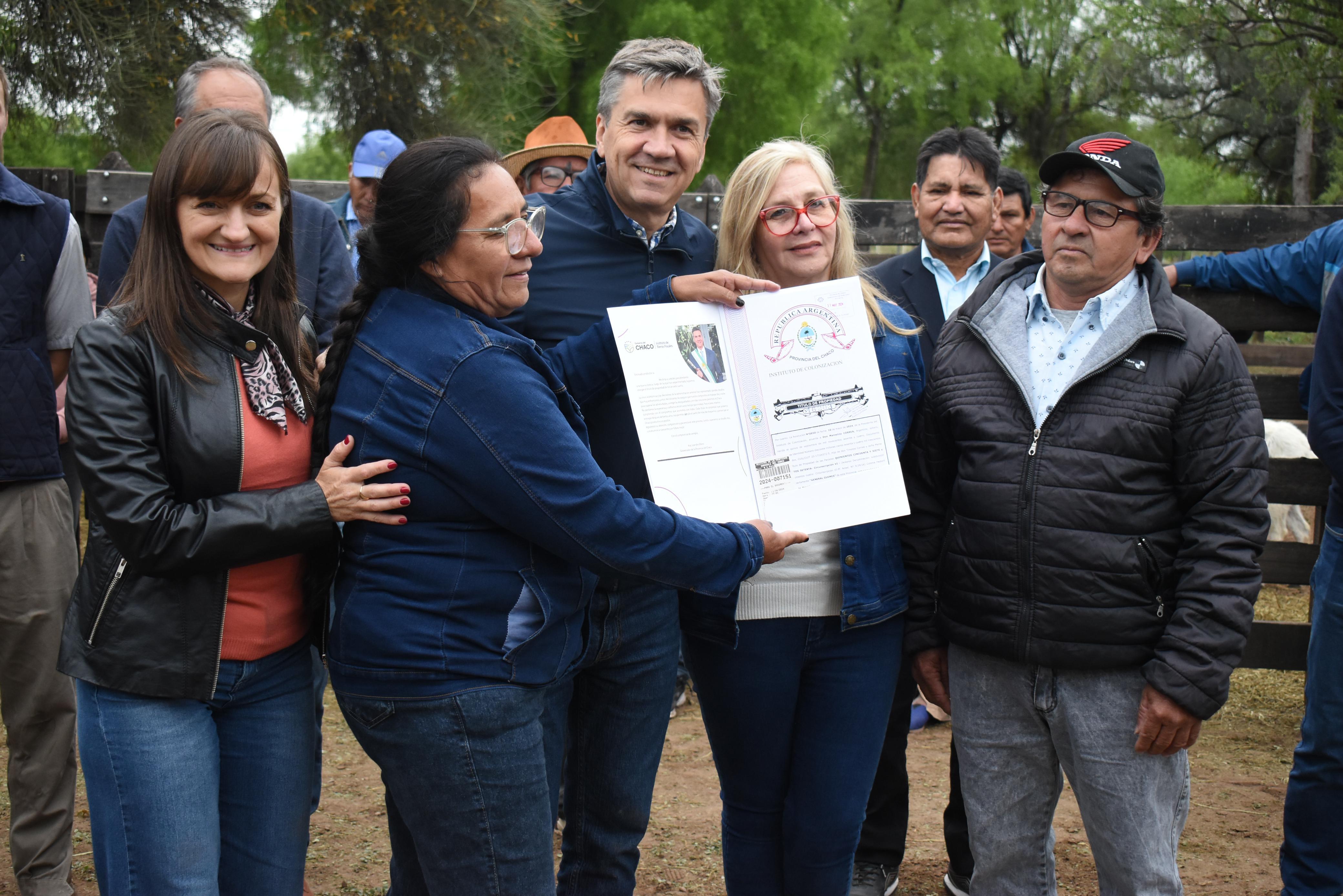 EL ESPINILLO: EL GOBERNADOR ZDERO HABILITÓ OBRAS EN EL CEDEPRO Y ENTREGÓ REPRODUCTORES CAPRINOS PARA LA MEJORA GENÉTICA