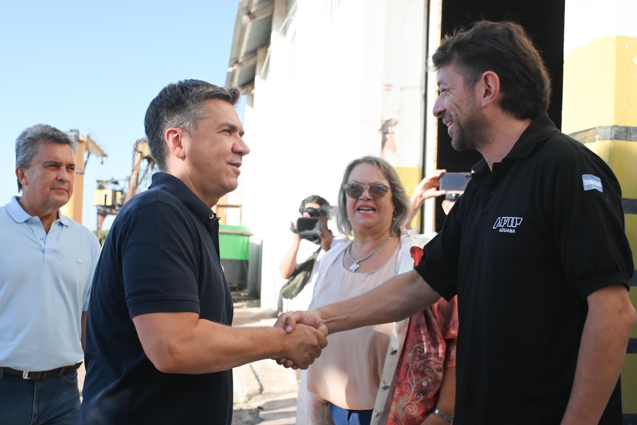 NUEVA TECNOLOGÍA PARA EL PUERTO DE BARRANQUERAS: ZDERO SUPERVISÓ LA ENTREGA DEL NUEVO ESCÁNER ADUANERO