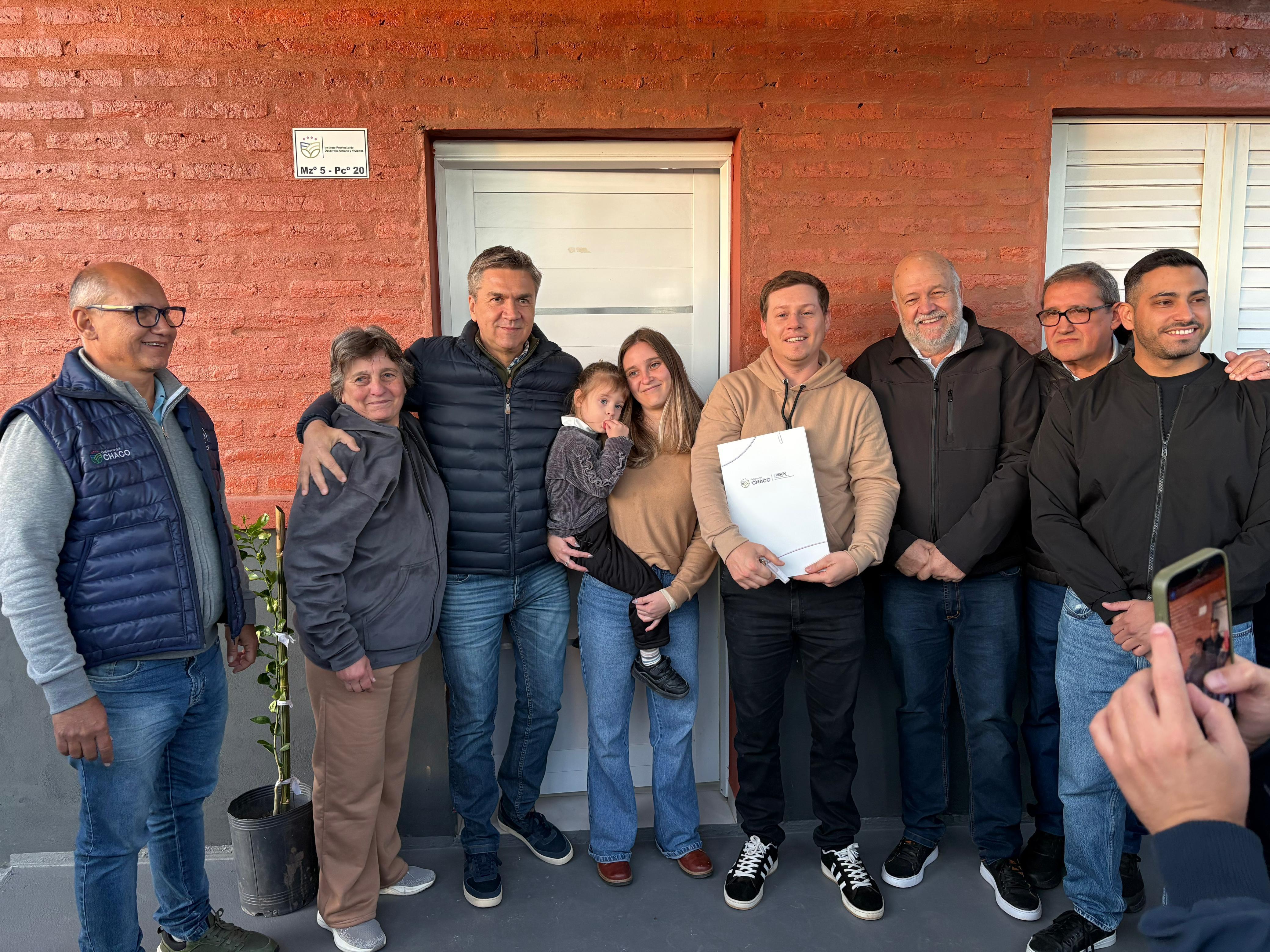 *UN NUEVO COMIENZO: FAMILIAS DE CORONEL DU GRATY ACCEDIERON A SU VIVIENDA PROPIA*