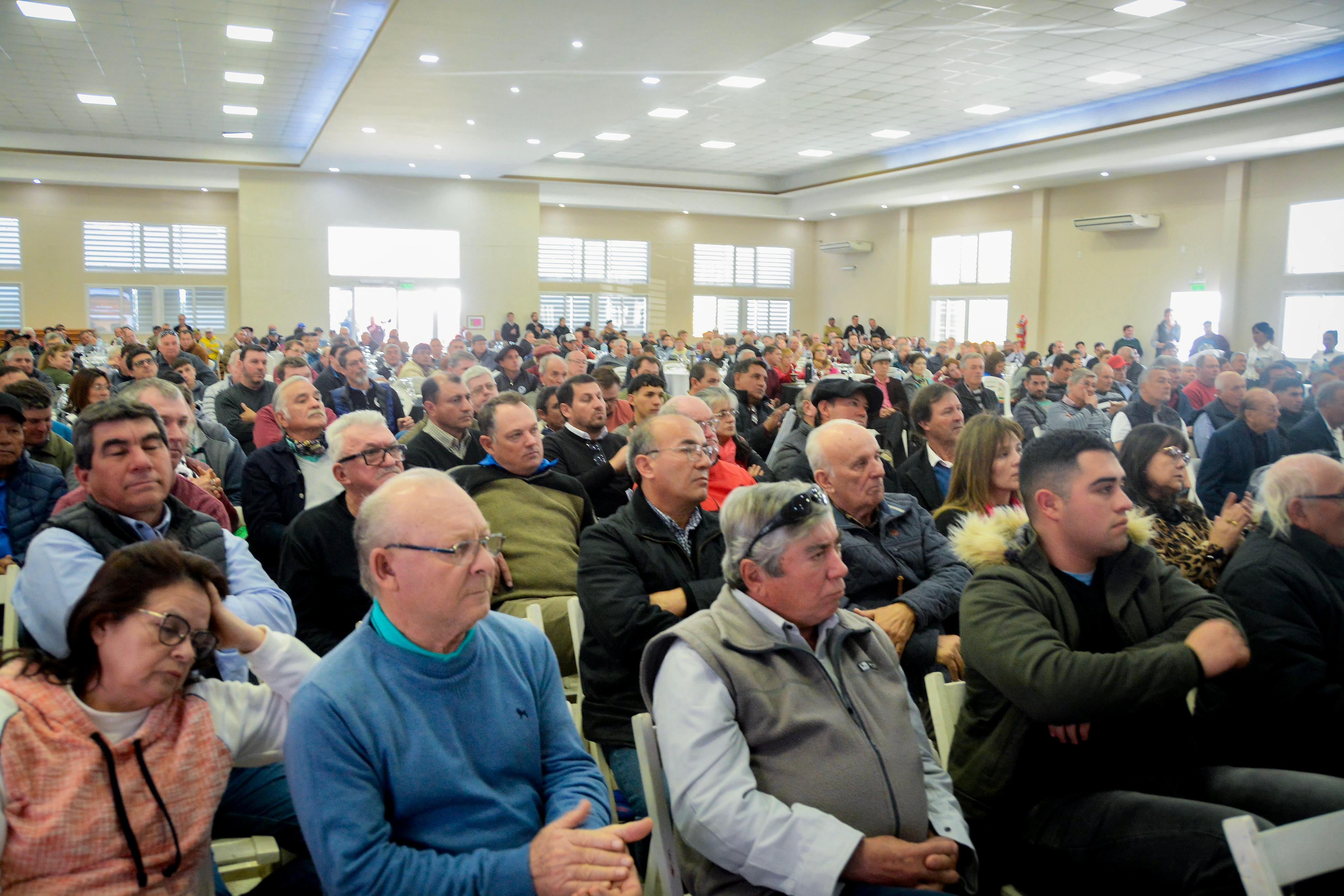 SÁENZ PEÑA: ASAMBLEA DE LOS CONSORCIOS CAMINEROS DEL CHACO Y ANUNCIO DE CRÉDITO PARA EL SECTOR