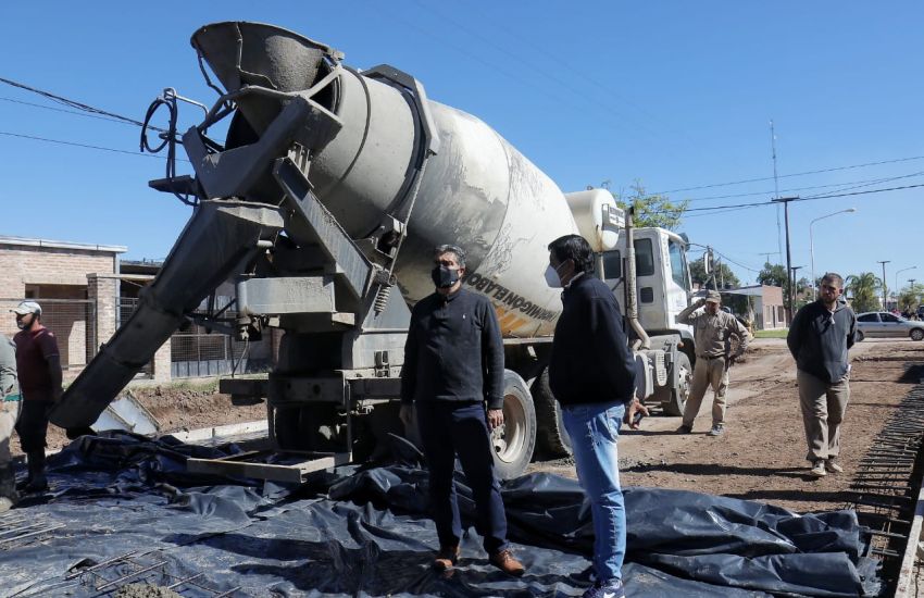 CAPITANICH SUPERVISÓ OBRAS DE PAVIMENTACIÓN EN LAS BREÑAS Y EN QUITILIPI