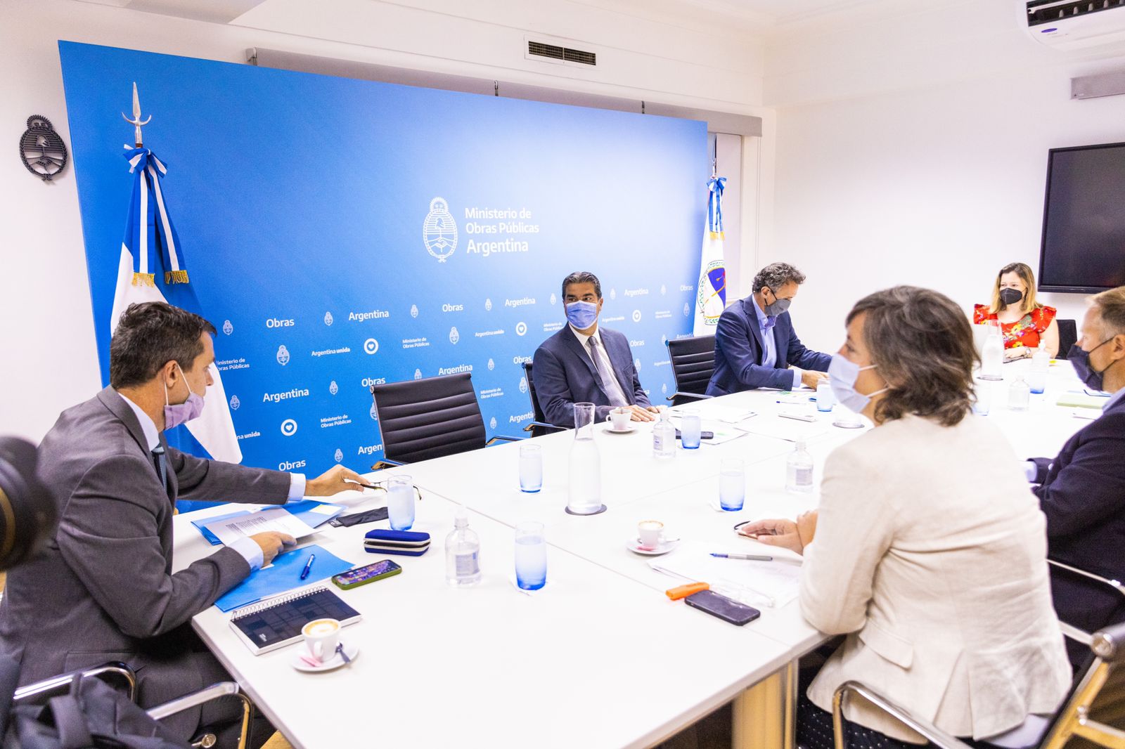 CAPITANICH Y FUNCIONARIOS NACIONALES ANALIZARON EL AVANCE DE OBRAS HÍDRICAS Y VIALES ESTRATÉGICAS PARA LA PROVINCIA