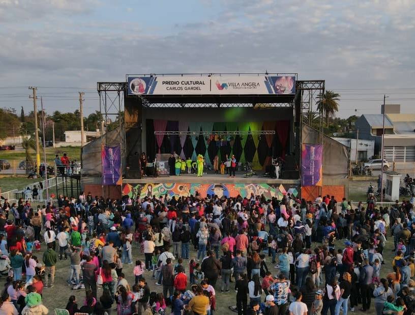 VILLA ÁNGELA CELEBRÓ EL DÍA DEL NIÑO CON MILES DE FAMILIAS EN EL PREDIO CULTURAL CARLOS GARDEL