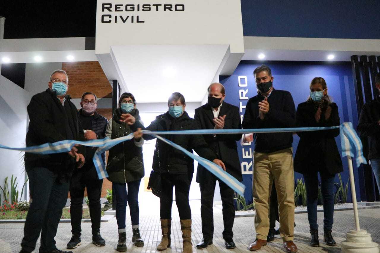 Capitanich inauguró el nuevo edificio del Registro Civil de Castelli