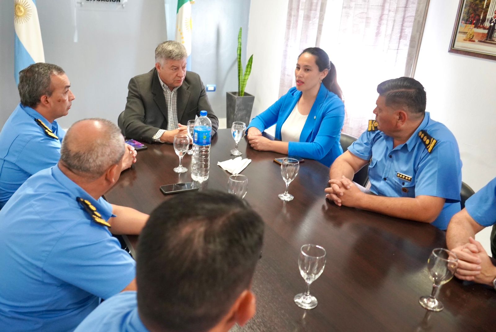 *EL GOBIERNO PROVINCIAL COORDINA Y GARANTIZA LA SEGURIDAD EN LA ENTREGA DE BOLSINES NAVIDEÑOS "ÑACHEC"*