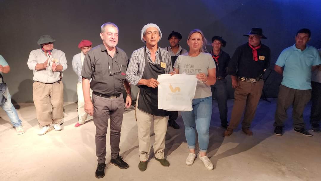 EL MUNICIPIO DE VILLA ÁNGELA REALIZÓ CONCURSO DE CHIVO ASADO A LA ESTACA