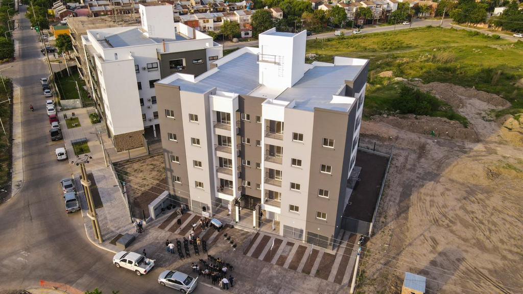 *EN RESISTENCIA, CAPITANICH ENTREGÓ 24 DEPARTAMENTOS PARA FAMILIAS CHAQUEÑAS COMO PARTE DEL PROYECTO “MI HOGAR I”*
