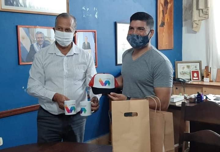 VILLA ANGELA: PAPP RECIBIÓ AL TRIPULANTE VILLANGELENSE DEL ARA SAN JUAN Y LE RINDIÓ HOMENAJE