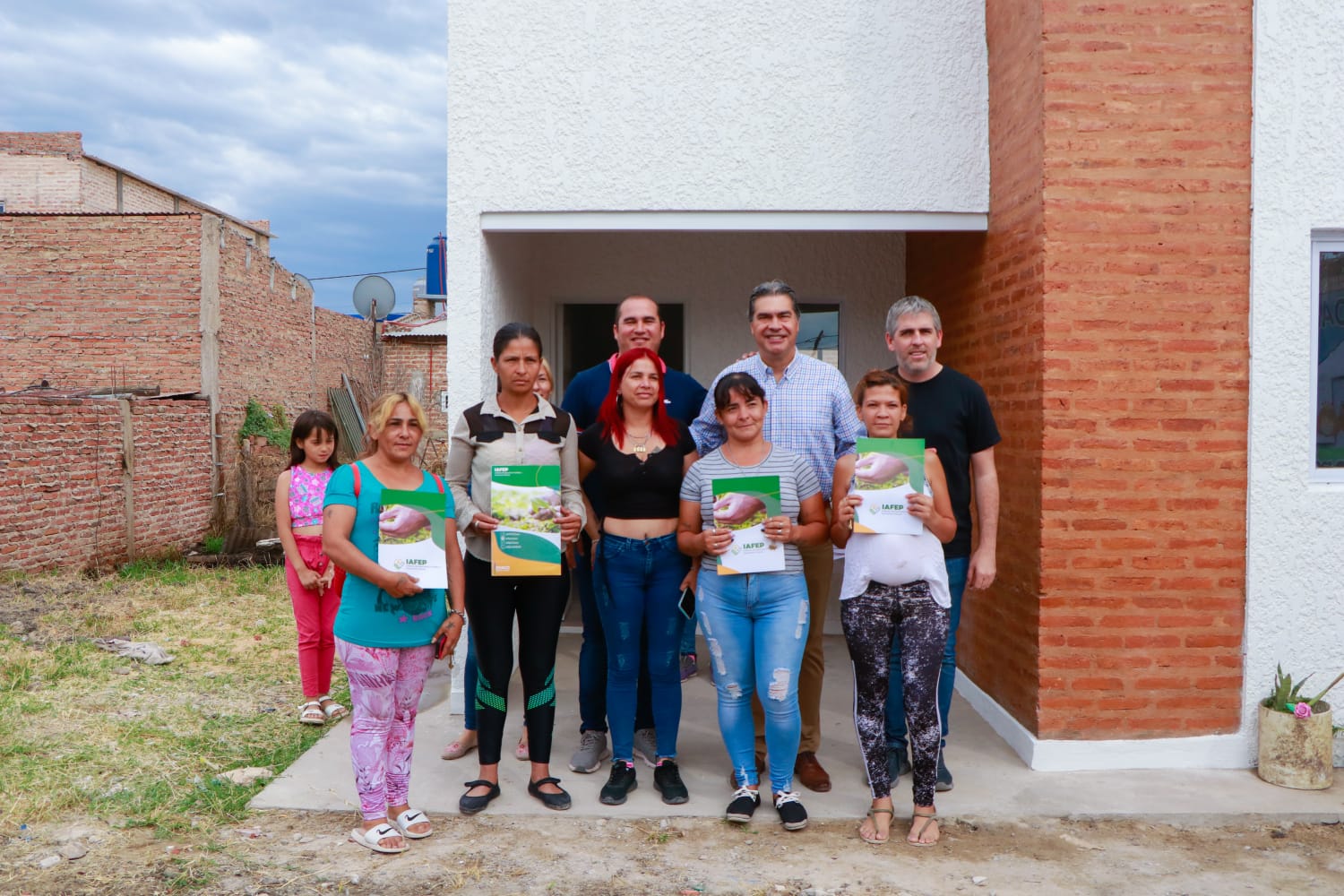 *ACCESO AL TECHO PROPIO: CAPITANICH ENTREGÓ VIVIENDAS SOCIALES EN LA ZONA SUR DE RESISTENCIA Y EN PUERTO VILELAS*