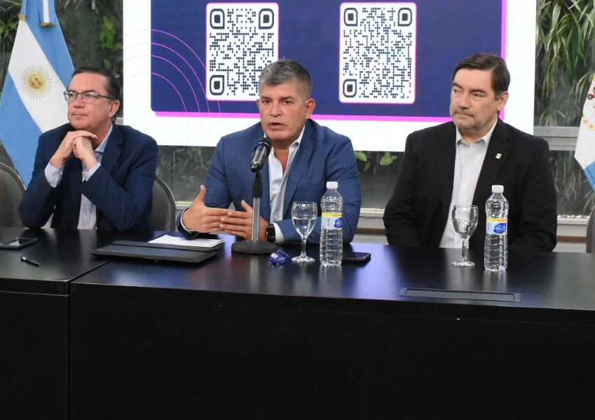 CHACO PRESENT&Oacute; AWS ENTRENA Y AWS DESARROLLA PARA IMPULSAR EL TALENTO DIGITAL Y LAS STARTUPS LOCALES